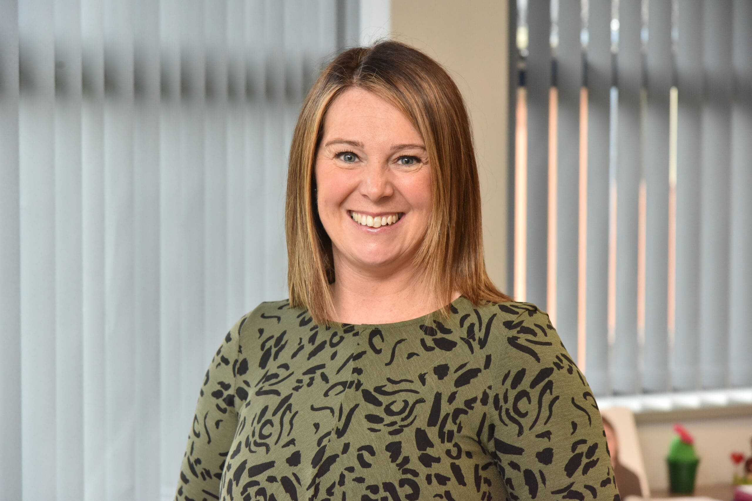 Deakin, Laura headshot original